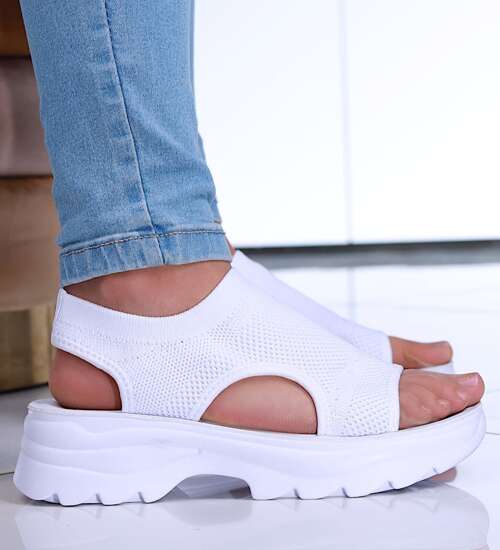 Białe elastyczne sandały na platformie /C5-2 16190 T441/
