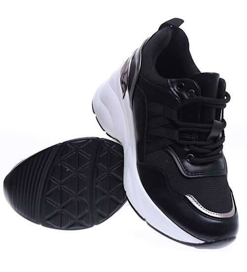 Sznurowane czarne sneakersy na niskim koturnie /A5-3 15717 T358/