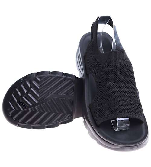 Czarne elastyczne sandały na platformie /E5-2 16189 T441/