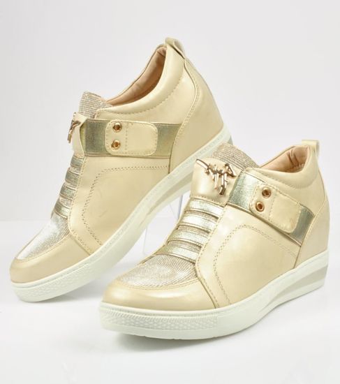 Wsuwane trampki sneakersy na niskim koturnie GOLD /E1-3 3643 S199/