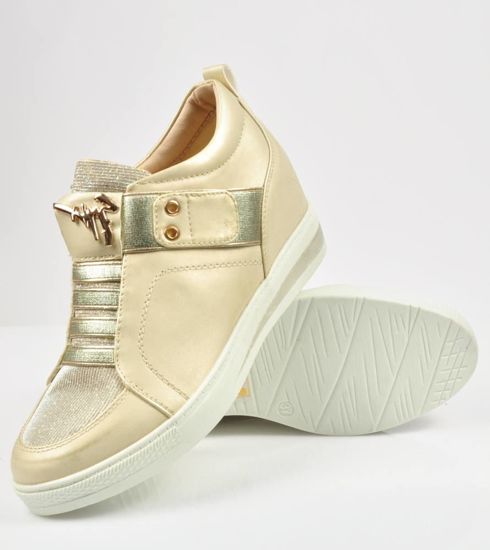 Wsuwane trampki sneakersy na niskim koturnie GOLD /E1-3 3643 S199/