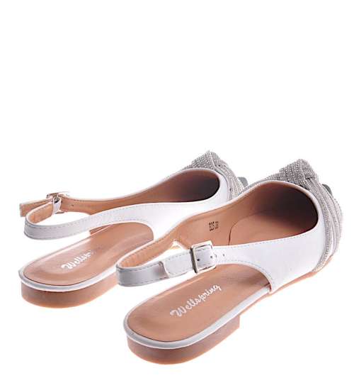 Białe sandały na płaskim obcasie /G6-2 12081 T394