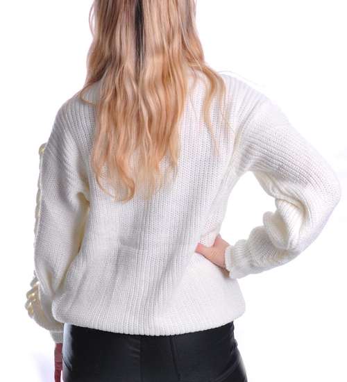 Gruby ecru sweter damski z warkoczem /G11-1 UB418 U1391/