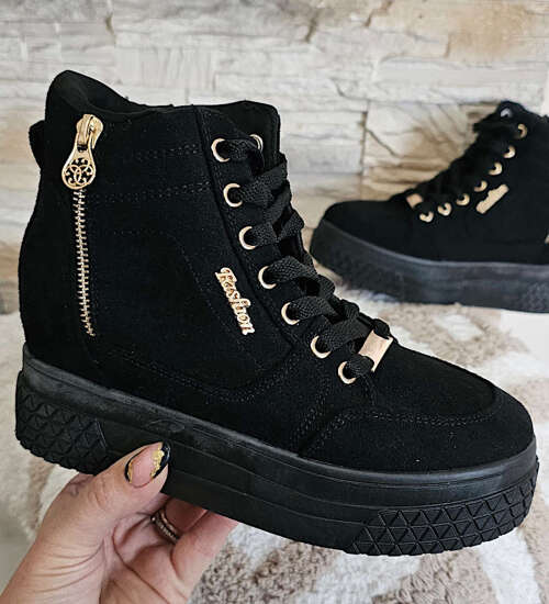 Czarne zamszowe sneakersy na koturnie i platformie /G4-3 15506 T634/