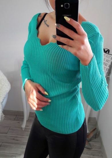 Śliczny sweter z dekoltem /c6-1 Cx120/ Mięta