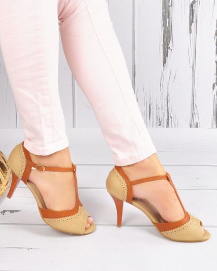 Eleganckie sandały na szpilce w stylu vintage Beige /xx 3635 S192/