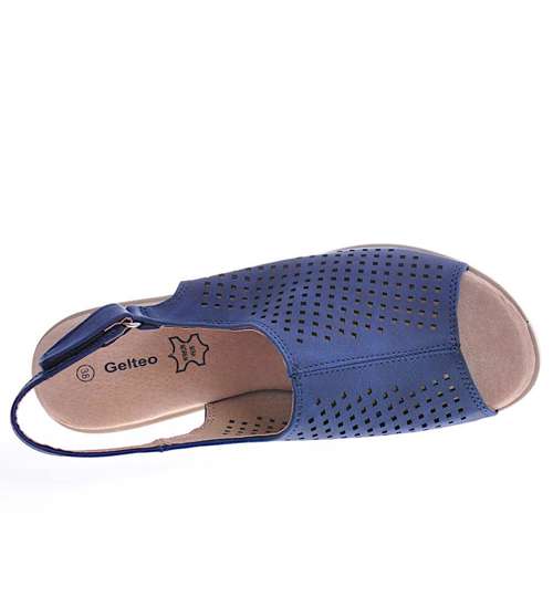 Granatowe sandały na niskim koturnie /C3-2 11388 T497/