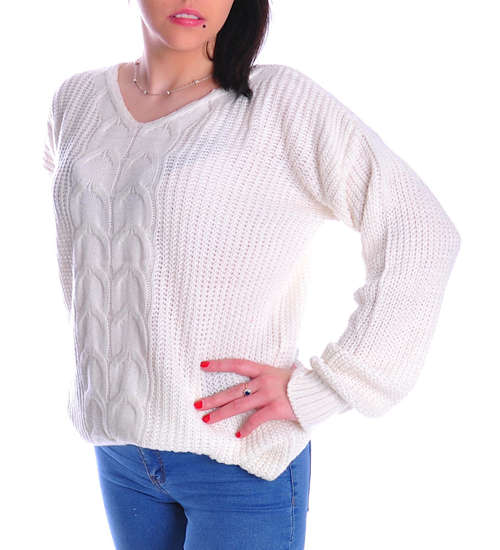 Oversizowy sweter damski z podwójnym wzorem Ecru /G1-1 UB370 T197/