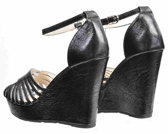 Czarne sandały na wysokim koturnie /F5-2 3291 S293/
