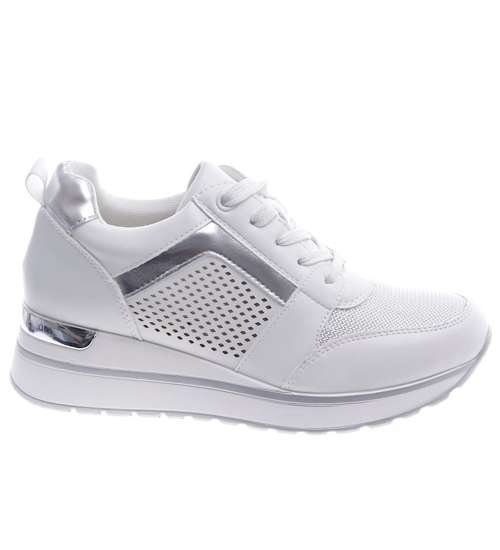 Ażurowe białe sneakersy na niskim koturnie /G1-3 13232 T592/
