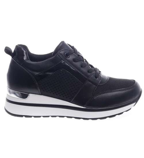 Ażurowe czarne sneakersy na niskim koturnie /F7-3 13230 T592/