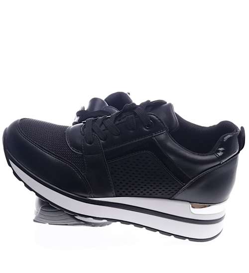 Ażurowe czarne sneakersy na niskim koturnie /F7-3 13230 T592/
