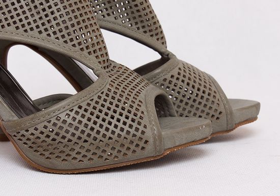 Ażurowe sandały na szpilce /C4-2 Q242 sx126/ Grey