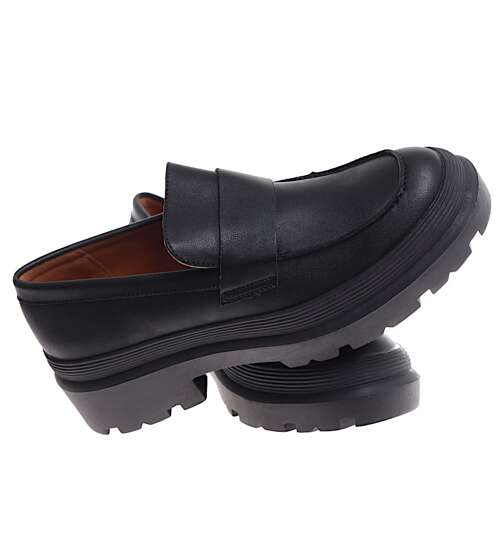 Czarne półbuty loafersy damskie /E2-1 16845 G242/