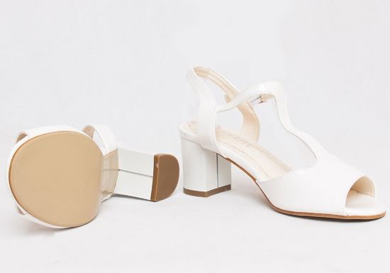 Białe sandały na średnim obcasie /C6-3 Q257 sx200/