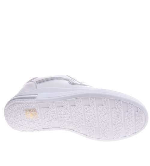 Białe sneakersy na niskim koturnie /C3-2 10882 W385/