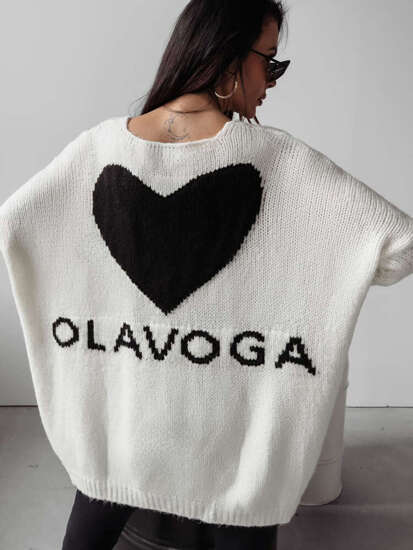 Oversizowy biały damski sweter z sercem Olavoga /H UB698 L134/