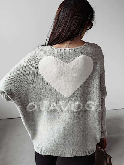 Oversizowy szary damski sweter z sercem Olavoga /H UB697 L134/