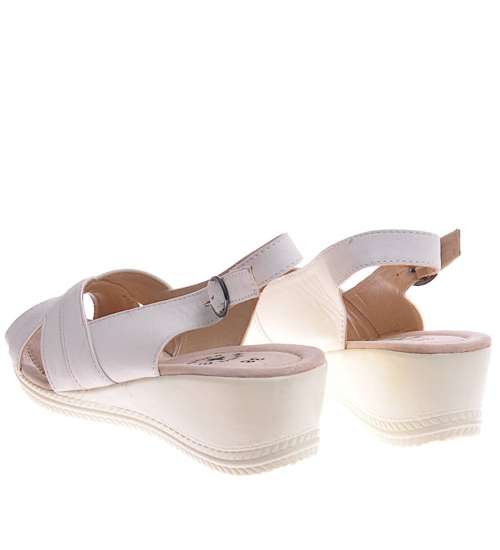 Białe sandały damskie na niskim koturnie /F4-3 11652  T195/