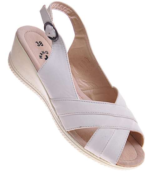 Białe sandały damskie na niskim koturnie /F4-3 11652  T195/