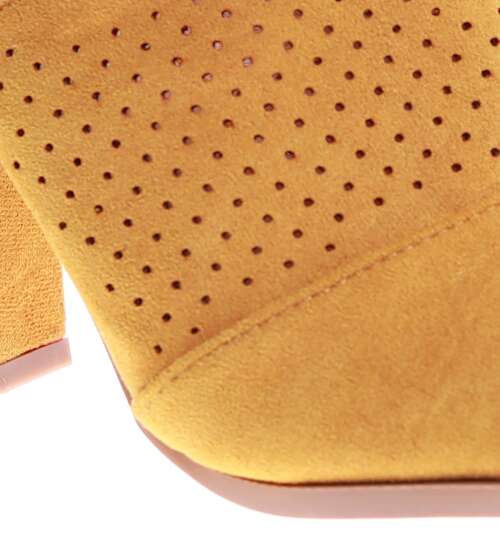 Ażurowe żółte sandały na słupku /E8-3 16126 T242/