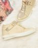 Wsuwane trampki sneakersy na niskim koturnie GOLD /E1-3 3643 S199/