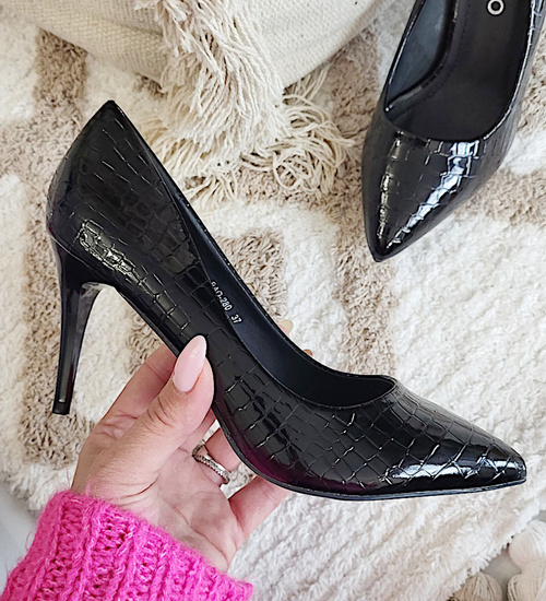 Czarne klasyczne szpilki damskie ze szpicem /F9-2 15207 T293/