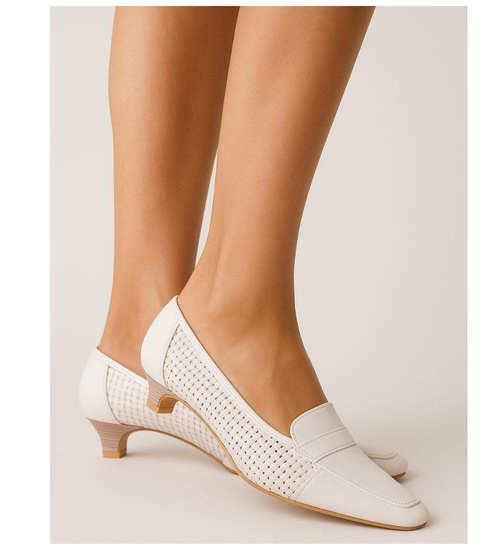 Ażurowe beżowe czółenka na niskim obcasie /E2-2 14033 T035/