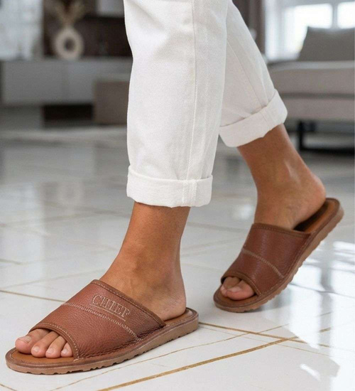 Skórzane otwarte klapki domowe Chief brązowe /G8-1 18685 S199/