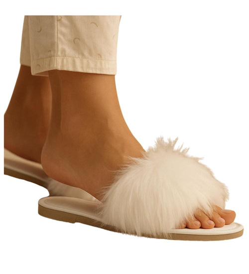 Białe klapki z efektownym futerkiem /F5-1 3824 S197/