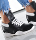 Czarne sneakersy na niskim koturnie /B2-3 9721 S190/