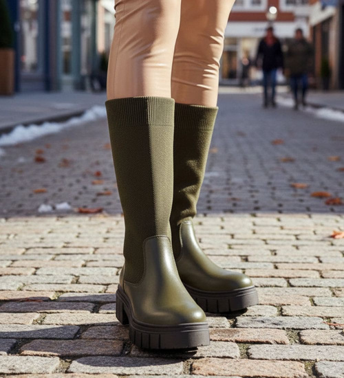 Zielone kozaki damskie na platformie /E9-3 18087 T390/