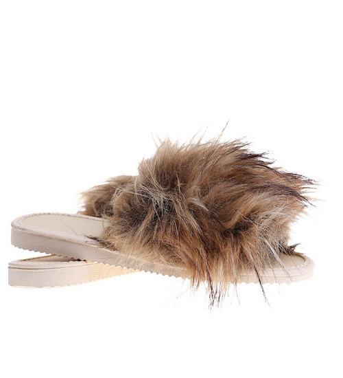 Beżowe klapki z efektownym futerkiem /F4-1 3259 S195/