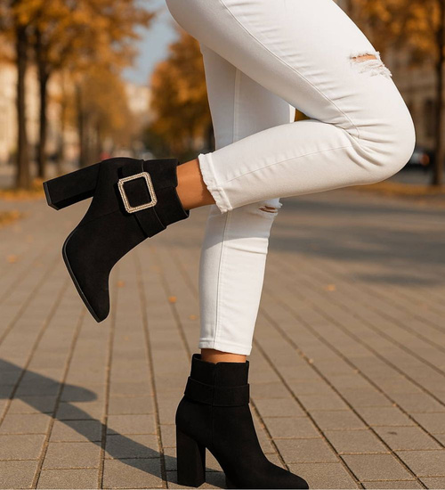 Czarne klasyczne botki damskie na obcasie /A10-1 18342 T381/