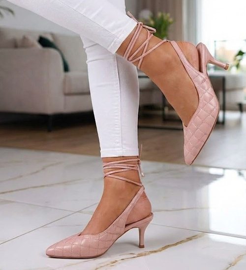 Pikowane beżowe buty wiązane na szpilce /G7-3 12205 T390/