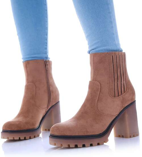 Karmelowe botki damskie na obcasie i platformie /F7-3 17160 G285/