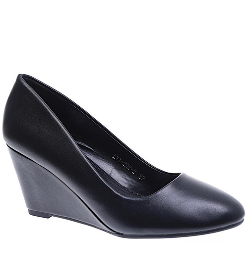 Klasyczne czarne czółenka na koturnie /E3-3 15755 T226/