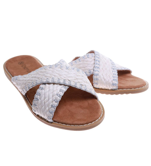 Białe klapki na płaskim obcasie /D9-3 17537 G186/