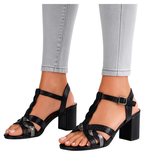 Czarne sandały na grubym obcasie /G10-3 16079 G137/