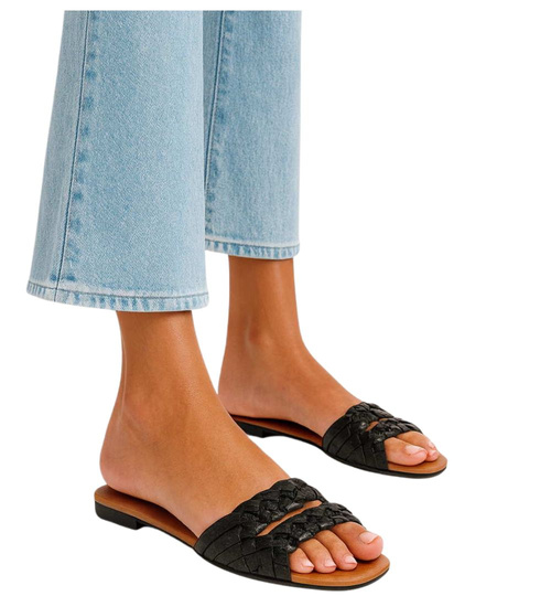 Czarne płaskie klapki damskie /B2-2 16173 T182/