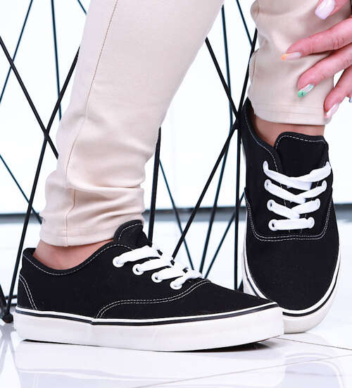 Czarne niskie tenisówki damskie z tkaniny /C1-3 15975  G152/