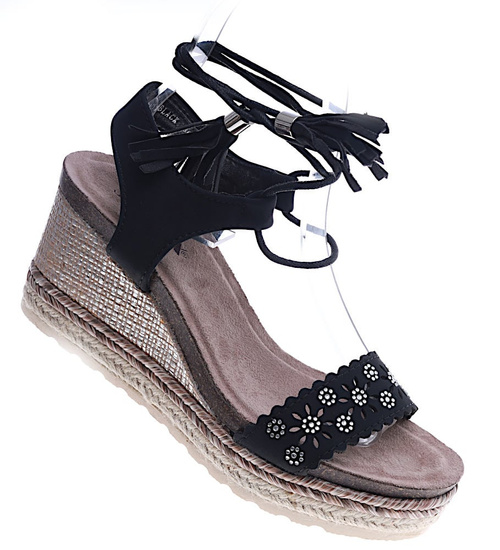 Sandały na koturnie i platformie Czarne /G11-2 14056 S290/