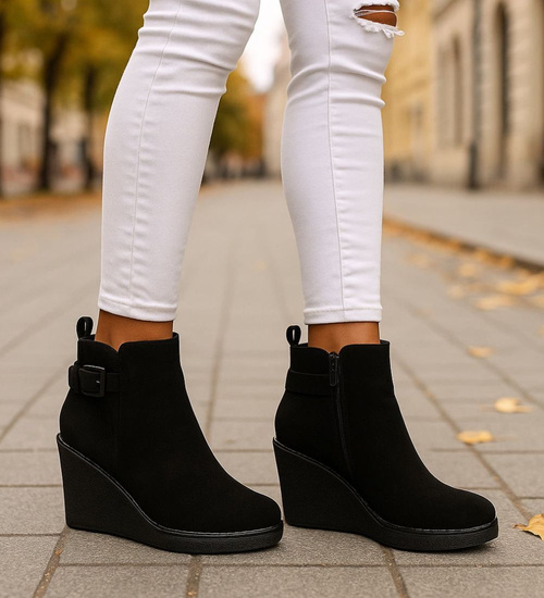 Czarne botki damskie na koturnie /F10-3 18319 W484/