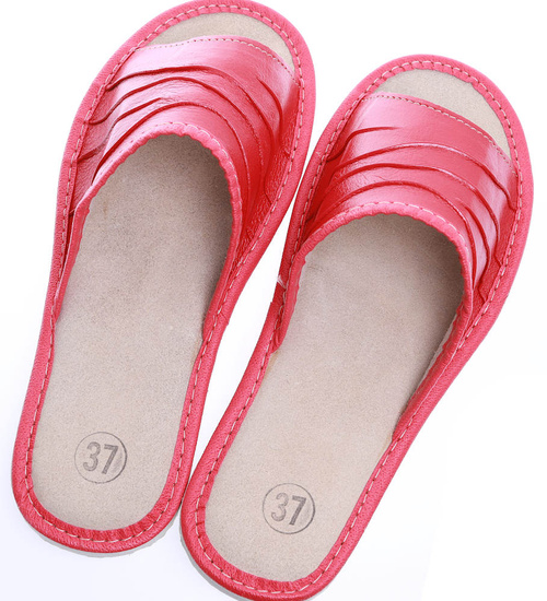 Marszczone klapki domowe z naturalnej skóry Bordowe /B1-1 4828 S177/