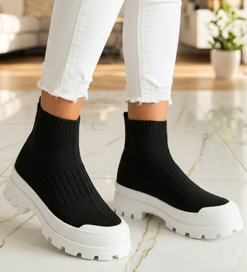 Wiosenne czarne botki na platformie /G3-3 15700 T144/