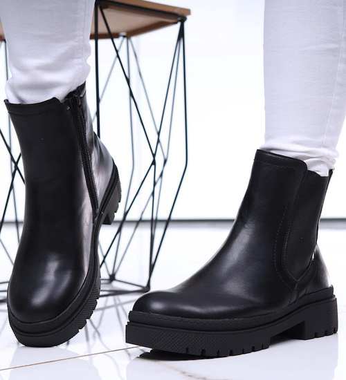 Czarne botki sztyblety na płaskim obcasie /A2-3 16861 G347/