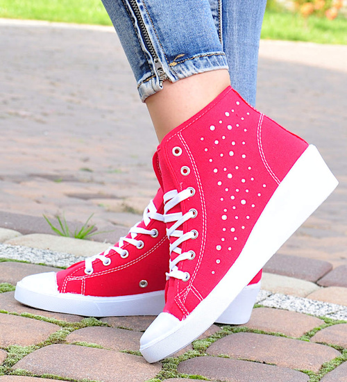 Czerwone trampki na niskim koturnie /E2-2 8470 S095/ 