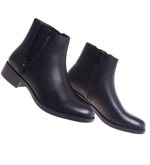 Czarne botki na płaskim obcasie /A4-2 18404 W4/