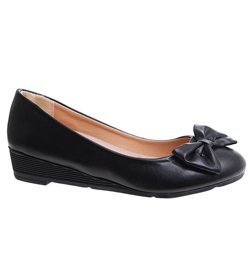 Czarne czółenka na niskim koturnie /C3-2 14607 T144/