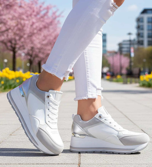 Białe trampki sneakersy na niskim koturnie /E1-2 12468 T535/